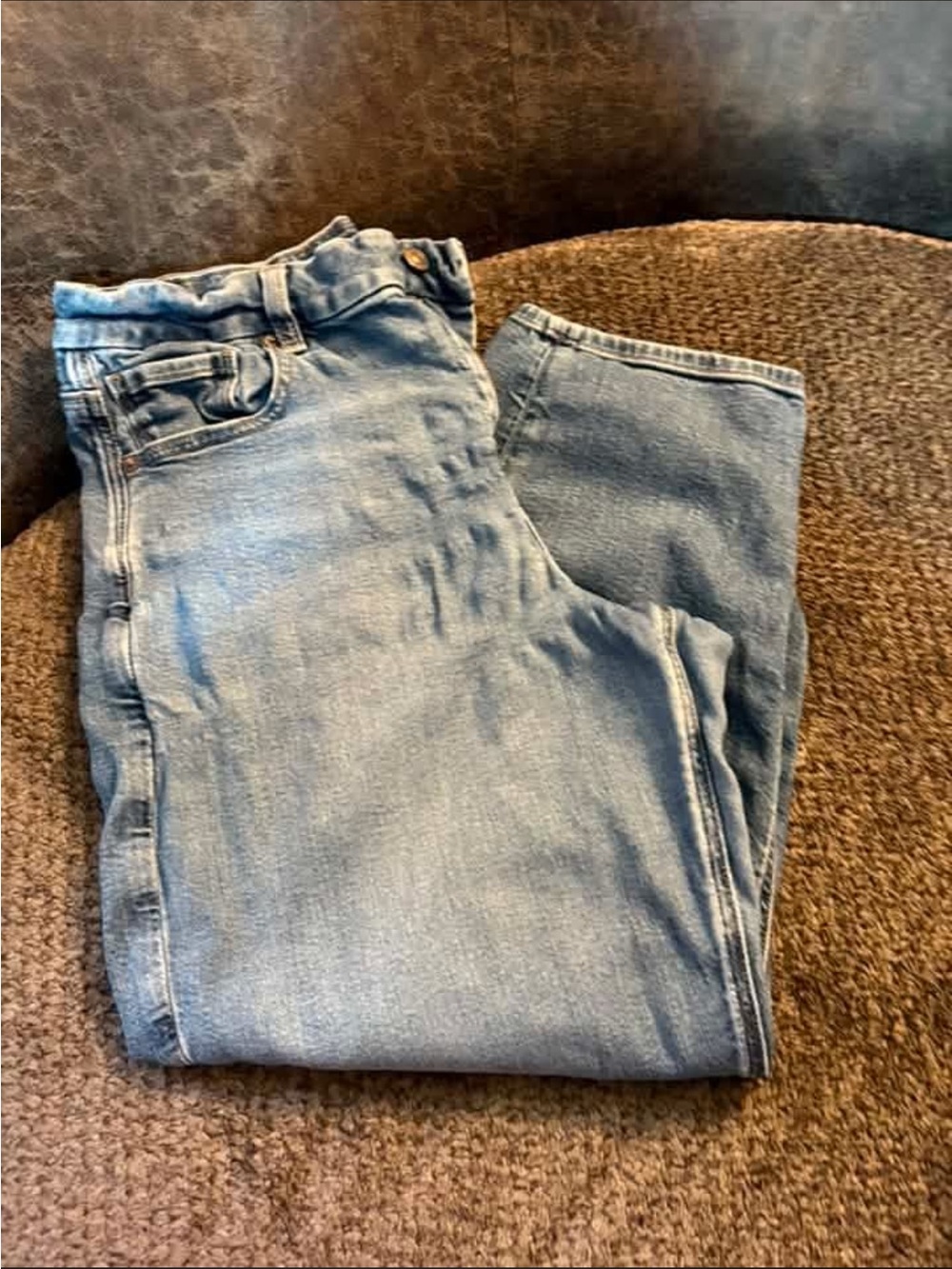 American Eagle Outfitters High-Rise X-short curly mom jeans